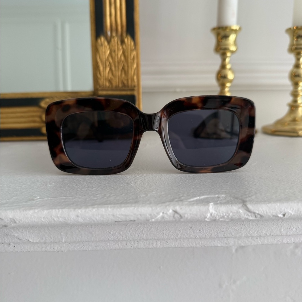 Tortoise Shell Square Sunglasses